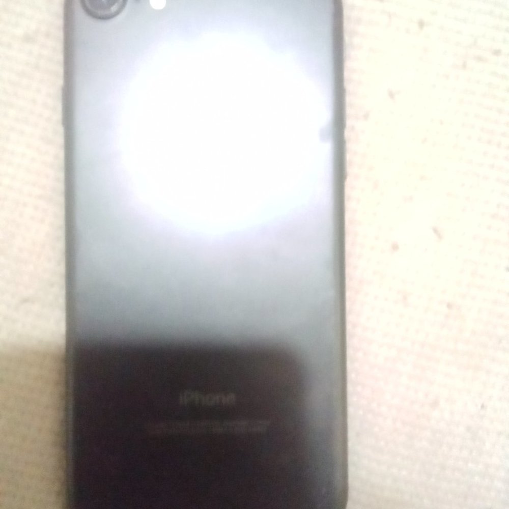 I Am selling a iPhone 7